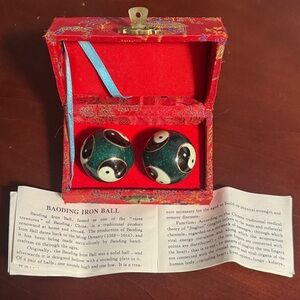 Vintage Chinese Baoding Meditation Stress Balls - Yin Yang Design.